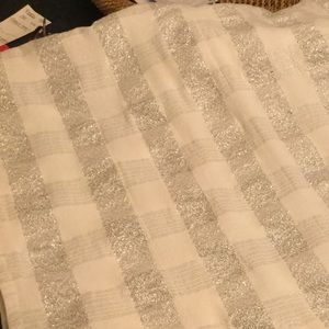 SO cute tablecloth!!